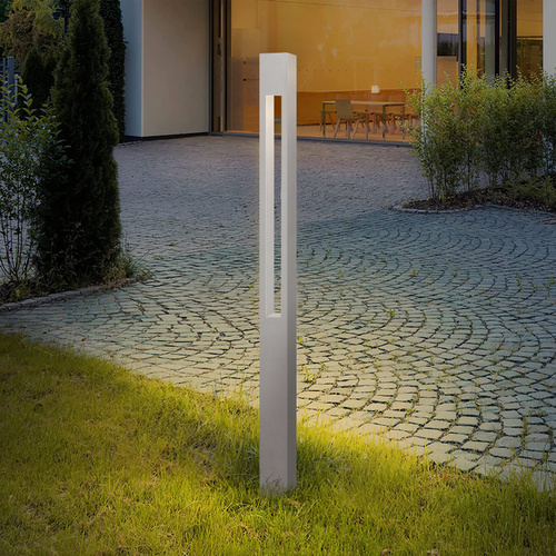 Atlantis 30-Inch 12V Titanium Path Light by Hinkley Lighting