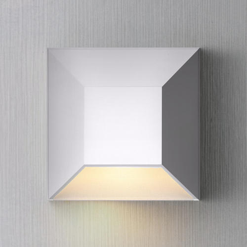 Nuvi 3-Inch 12V LED Deck Sconce in Matte White 2700K by Hinkley Lighting