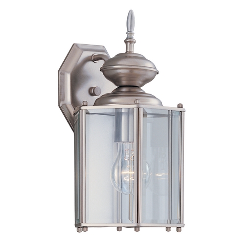 Outdoor Wall Light with Clear Glass in Pewter Finish